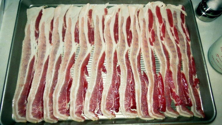 Bacon-Covered Crock-Pot Mac &amp; Cheese - Bacon prep